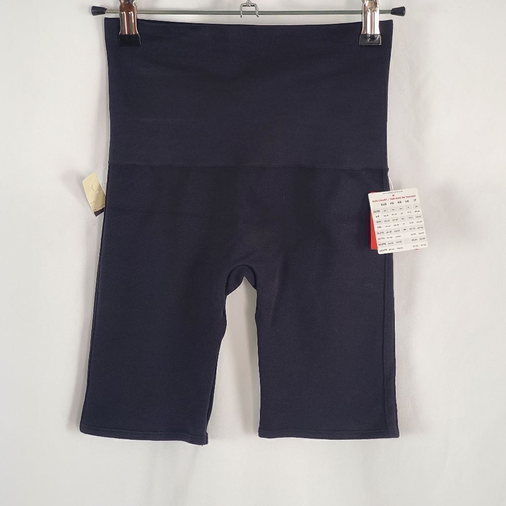 NWT Spanx Look at Me Now Biker Shorts - Small